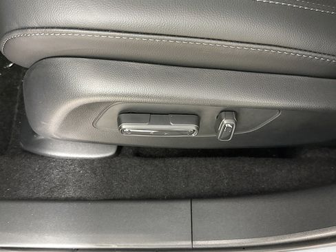 New 2026 Honda HR-V EX-L image 22