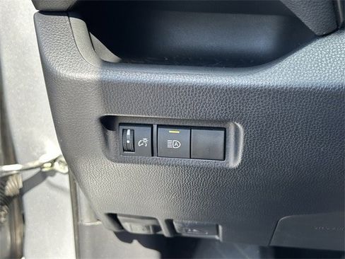 Used 2020 Toyota RAV4 LE image 27