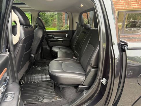 Used 2018 RAM 1500 Laramie w/ Convenience Group AWD/4WD image 26
