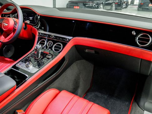 Used 2025 Bentley Continental GT image 13