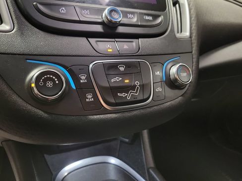 Used 2021 Chevrolet Malibu RS FWD image 21