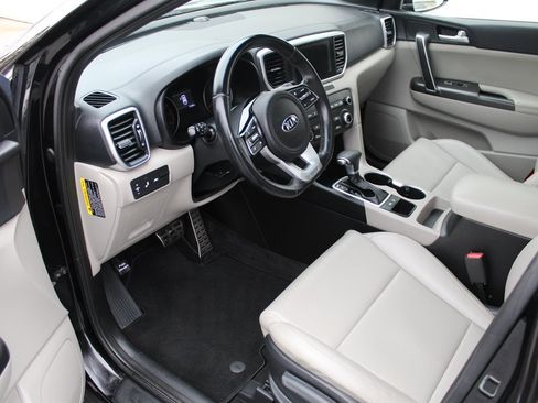 Used 2020 Kia Sportage S w/ S Sunroof Package image 6