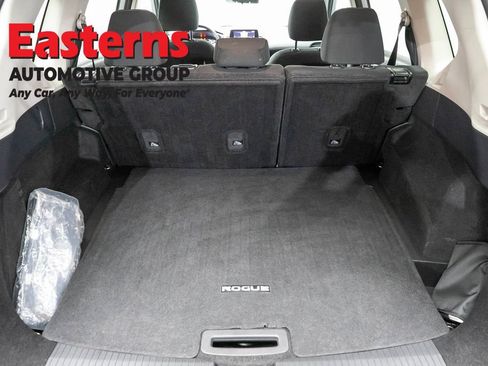 Used 2024 Nissan Rogue S FWD image 9