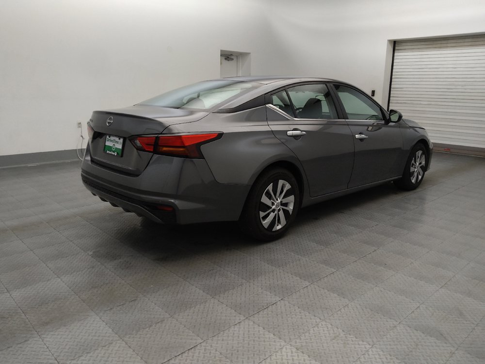 Used 2024 Nissan Altima 2.5 S FWD image 9
