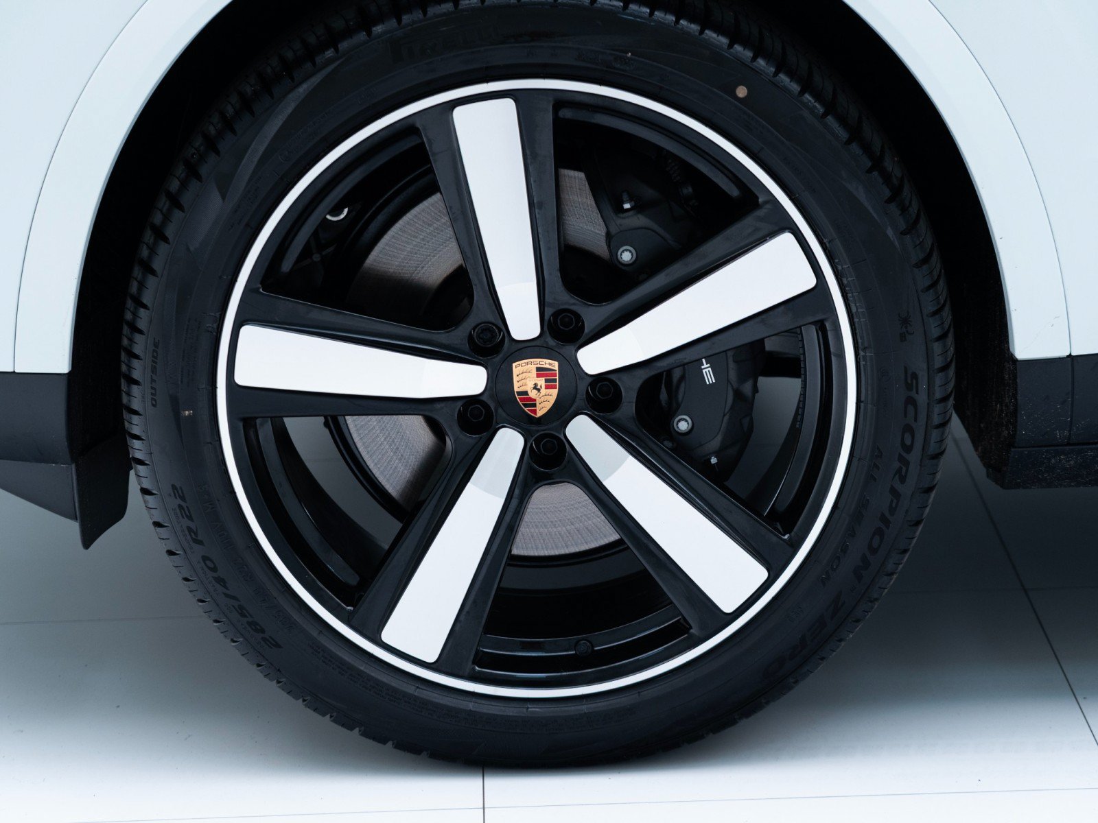 Certified 2026 Porsche Cayenne Coupe AWD/4WD image 12