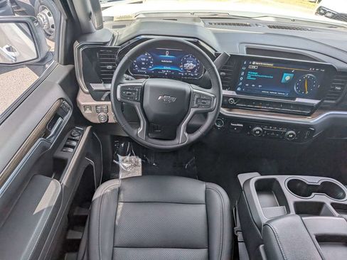 Used 2025 Chevrolet Silverado 1500 RST w/ Z71 Off-Road Package AWD/4WD image 15