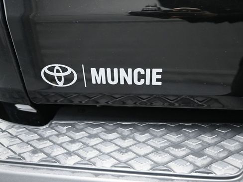 Used 2021 Jeep Gladiator Overland w/ Popular Equipment Package image 33