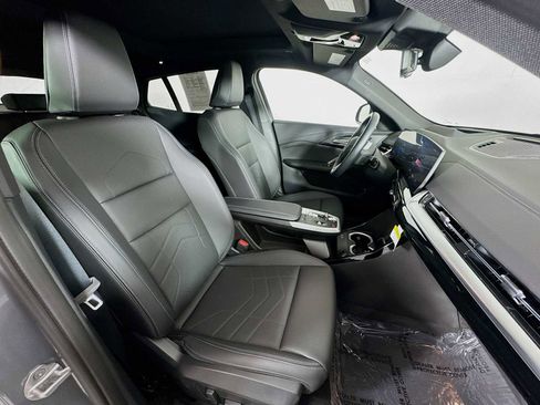 Used 2025 BMW X2 xDrive28i w/ Premium Package image 49