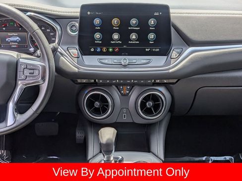 Used 2025 Chevrolet Blazer LT FWD image 19