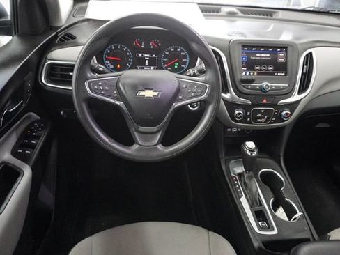 Used 2020 Chevrolet Equinox LS w/ LS Convenience Package FWD image 5