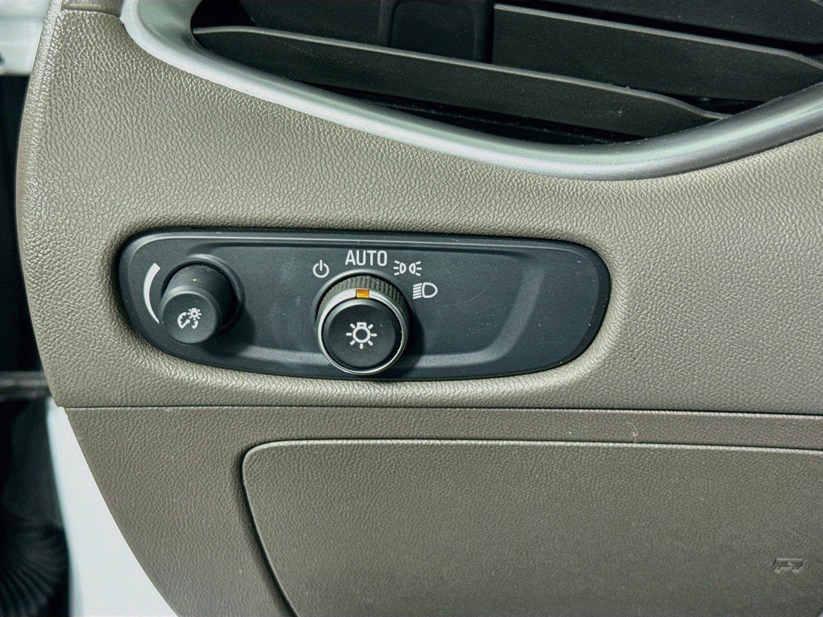 Used 2025 Chevrolet Malibu LT FWD image 14