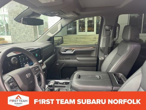 Used 2022 Chevrolet Silverado 1500 RST w/ Convenience Package II image 11