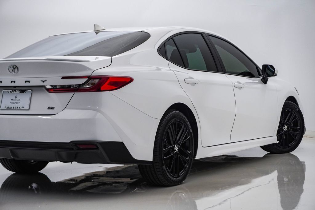 Used 2025 Toyota Camry SE FWD image 10