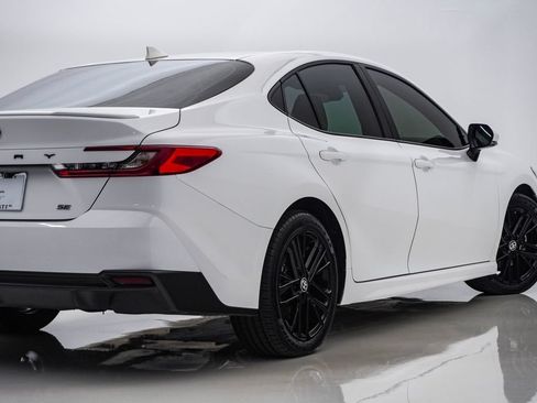 Used 2025 Toyota Camry SE FWD image 10