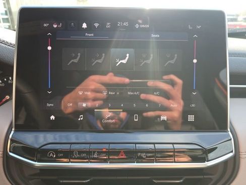 New 2026 Jeep Compass Limited image 19