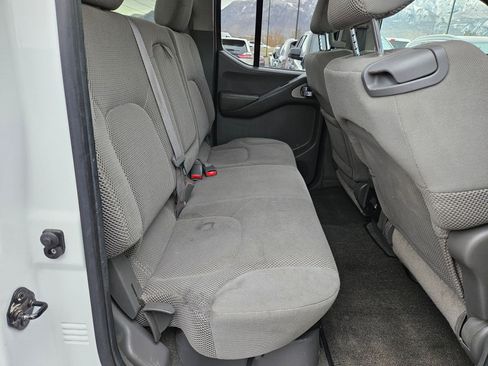 Used 2006 Nissan Frontier SE w/ (P01) Power Pkg image 32