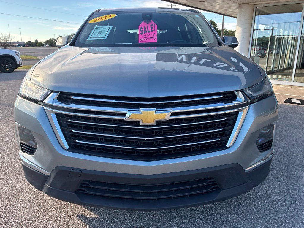 Used 2023 Chevrolet Traverse LT FWD image 8