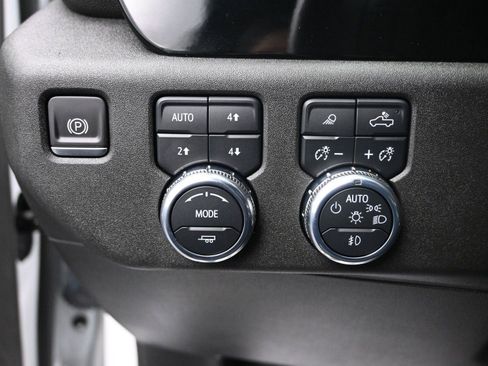 Used 2023 GMC Sierra 1500 SLT w/ SLT Premium Package image 24