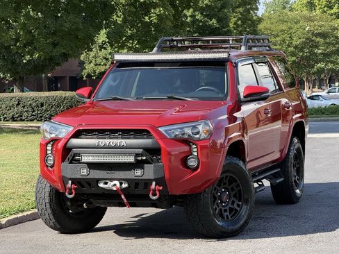 Used 2021 Toyota 4Runner SR5 Premium w/ Moonroof Package AWD/4WD image 2