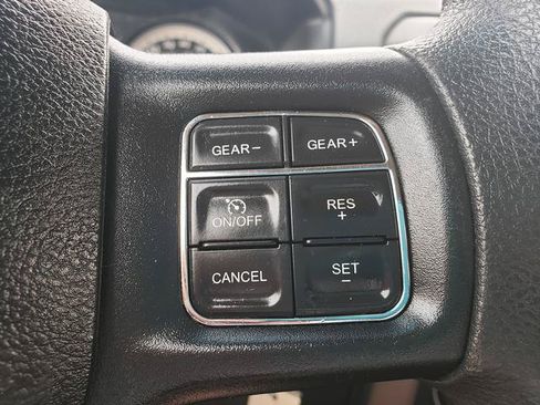 Used 2018 RAM 1500 Express AWD/4WD image 25