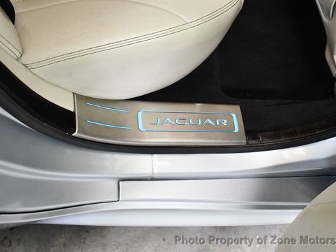 Used 2015 Jaguar XJ image 18