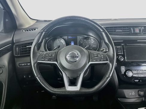 Used 2021 Nissan Rogue Sport SV FWD image 17