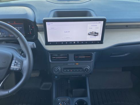 Used 2025 Ford Maverick Lariat AWD/4WD image 13