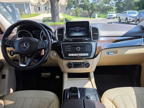 Used 2019 Mercedes-Benz GLE 400 4MATIC image 14