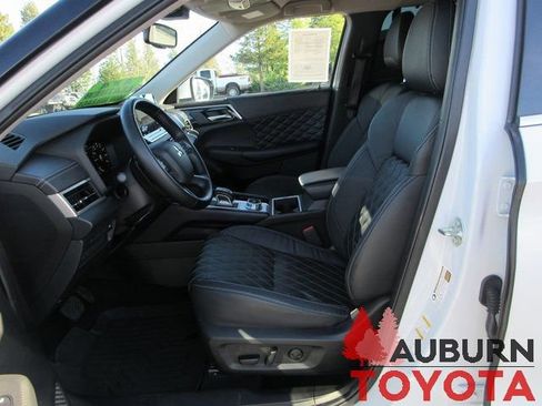 Used 2023 Mitsubishi Outlander SEL image 12