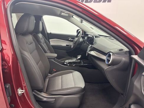 Used 2024 Chevrolet Trax LT image 29