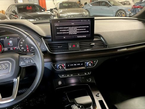 Certified 2025 Audi Q5 2.0T Premium image 9