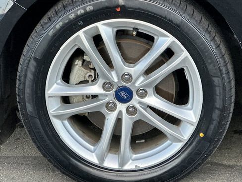 Used 2018 Ford Fusion SE image 24