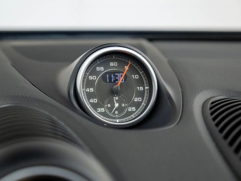 Used 2018 Porsche 718 Boxster S image 28