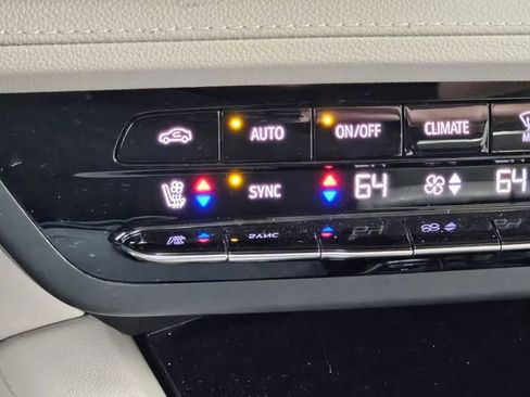 Used 2023 Buick Envision Avenir image 20