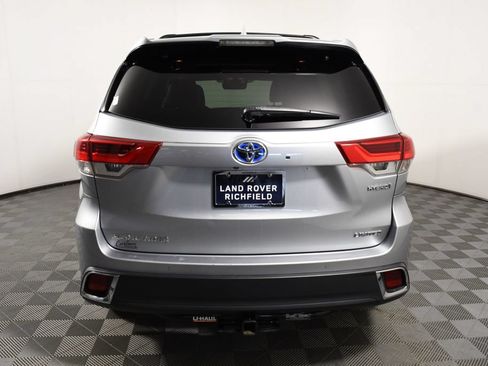 Used 2017 Toyota Highlander Limited Platinum AWD/4WD image 5