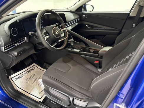 Used 2025 Hyundai Elantra SEL FWD image 16