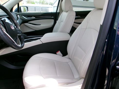 Used 2023 Buick Enclave Essence w/ Experience Buick Package FWD image 8