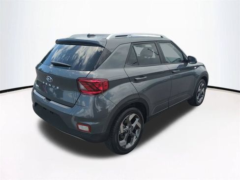 New 2026 Hyundai Venue SEL FWD image 5