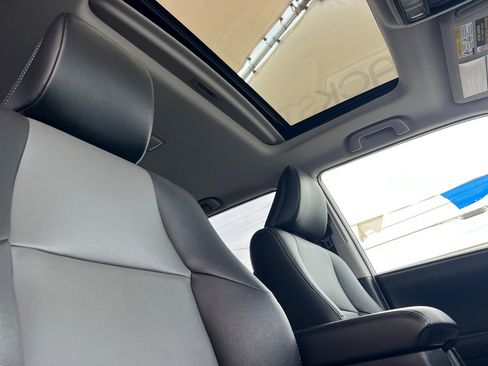 Certified 2018 Toyota 4Runner SR5 Premium AWD/4WD image 17