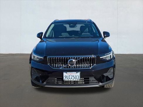 Used 2025 Volvo XC40 B5 Core w/ Protection Package Premier image 8