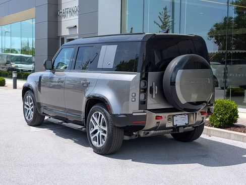 Used 2024 Land Rover Defender 110 X AWD/4WD image 3