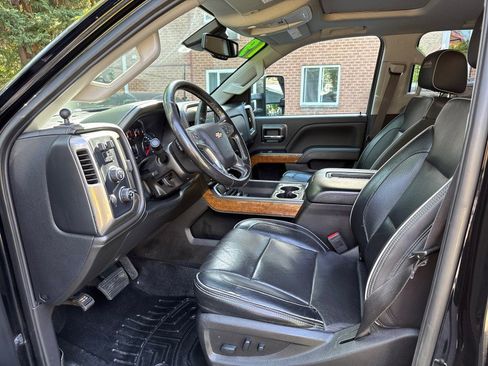 Used 2019 Chevrolet Silverado 2500 High Country w/ Duramax Plus Package AWD/4WD image 19