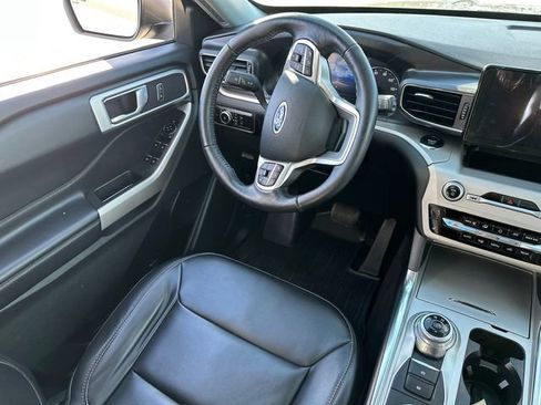 Certified 2022 Ford Explorer XLT w/ Equipment Group 202A image 28