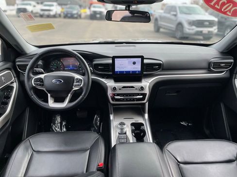 Used 2021 Ford Explorer XLT w/ Equipment Group 202A image 10