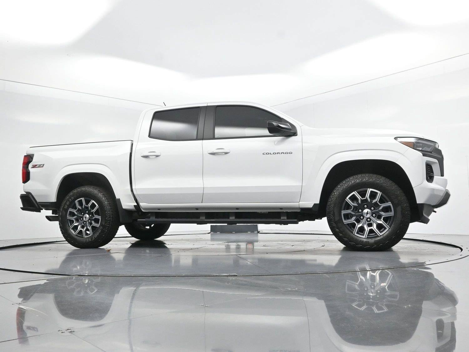 Used 2026 Chevrolet Colorado Z71 AWD/4WD image 40