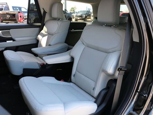 New 2025 Ford Expedition Platinum w/ Driver's Package image 20