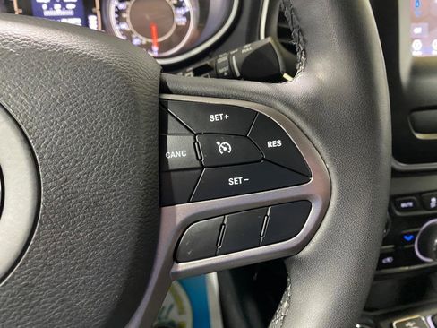 Used 2021 Jeep Cherokee Latitude Plus AWD/4WD image 21
