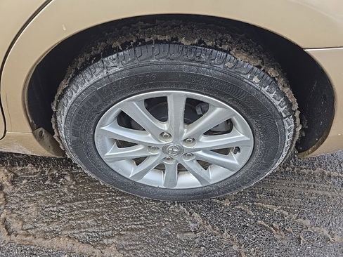 Used 2011 Toyota Camry XLE image 6