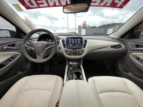 Used 2021 Chevrolet Malibu Premier image 28