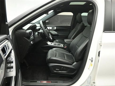 Certified 2022 Ford Explorer ST w/ ST Street Pack image 10